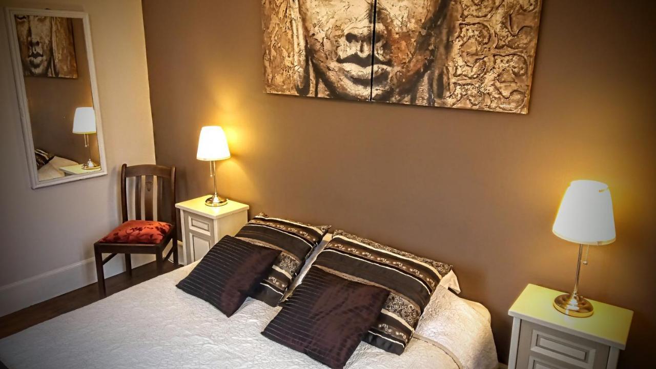 Le Bonnet De Nuit Bed and Breakfast Chalmoux Exteriör bild
