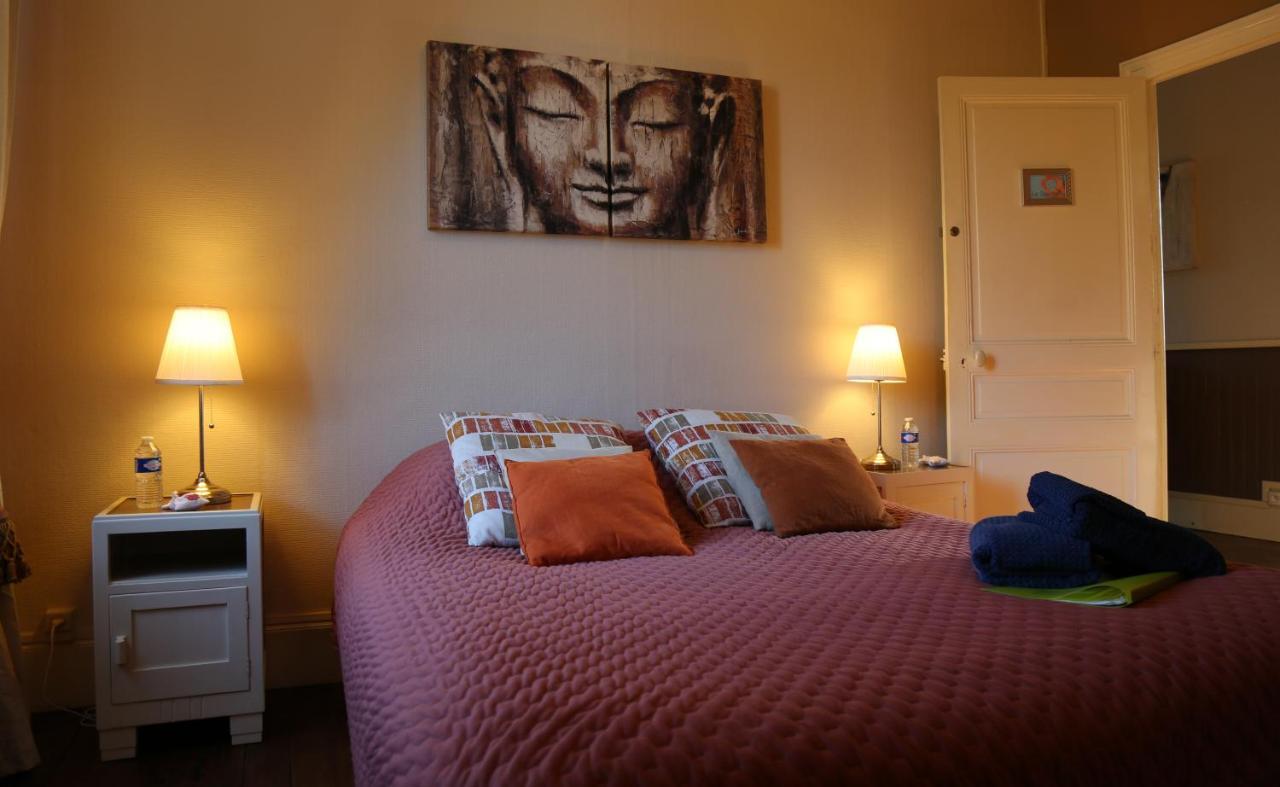 Le Bonnet De Nuit Bed and Breakfast Chalmoux Exteriör bild